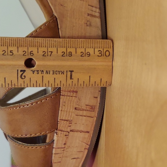 Guess Kayce Faux Leather and Cork Platform Wedge Sandals Size 9.5 Tan Nude - Picture 14 of 16